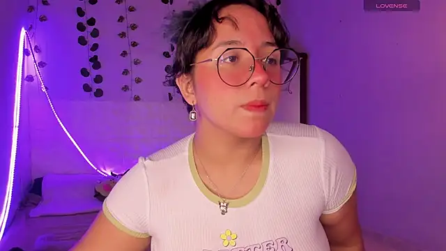 Ludovica6669 online show from March 6, 10:26 pm