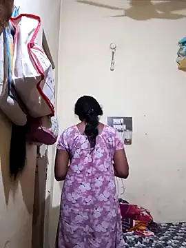 Snapshot of TeluguammayiMahi chatting on March 4, 9:29 am TeluguammayiMahi online show from March 4, 9:29 am