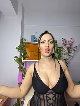 RaisaSalvi online show from March 22, 3:53 pm