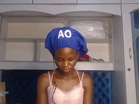 YoungDiva69 online show from February 19, 12:33 pm