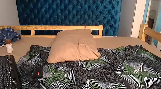 YoungDiva69 online show from March 10, 6:27 am