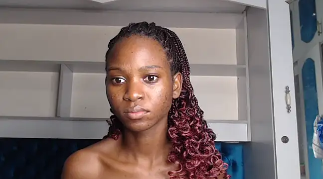 YoungDiva69 online show from March 14, 9:00 pm