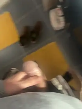 Snapshot of yannusgir33 chatting on February 23, 9:28 am yannusgir33 online show from February 23, 9:28 am