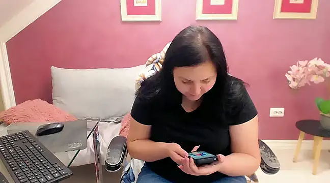 Snapshot of Wetandnaughtyxx chatting on February 20, 7:23 am Wetandnaughtyxx online show from February 20, 7:23 am