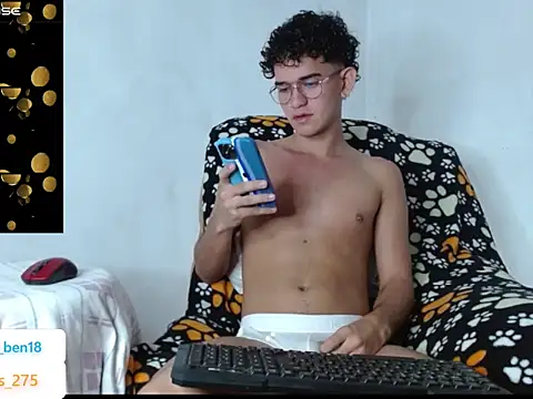 Snapshot of Bennie__1 chatting on December 4, 1:42 pm Bennie 1 online show from December 4, 1:42 pm