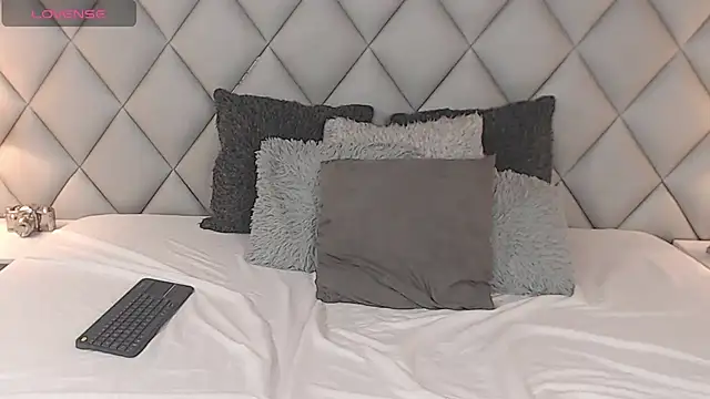 Snapshot of LalyCastro chatting on February 17, 7:42 pm LalyCastro online show from February 17, 7:42 pm