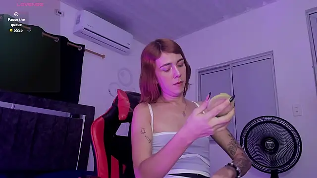 Snapshot of Nicol_TransGirl chatting on October 22, 3:18 am Nicol TransGirl online show from October 22, 3:18 am