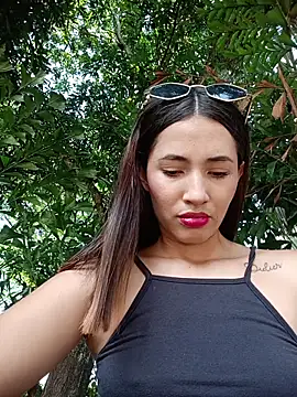 -Nicol online show from April 4, 8:06 pm