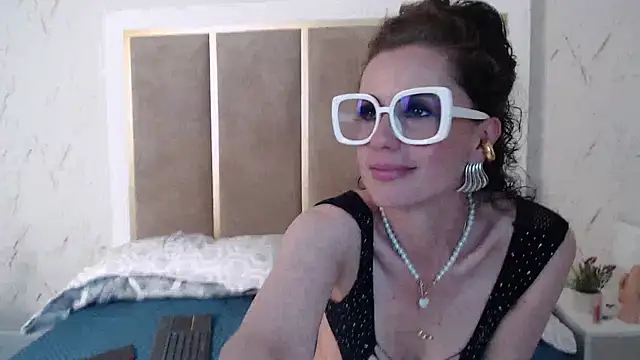 Snapshot of IsabelaWoods chatting on February 5, 9:40 pm IsabelaWoods online show from February 5, 9:40 pm