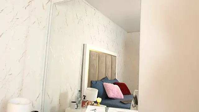 Snapshot of IsabelaWoods chatting on February 21, 8:49 pm IsabelaWoods online show from February 21, 8:49 pm