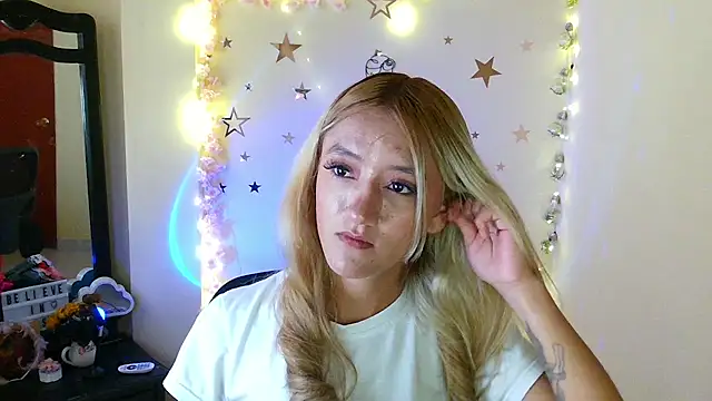 Snapshot of Lya1_ch chatting on August 2, 10:30 pm Lya1 ch online show from August 2, 10:30 pm