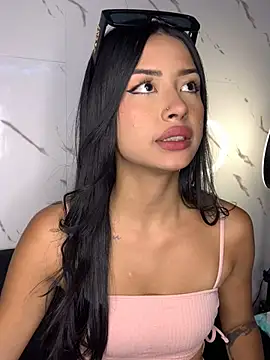 Snapshot of Miss_karol chatting on February 4, 5:45 pm Miss karol online show from February 4, 5:45 pm