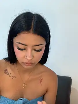 Snapshot of Miss_karol chatting on October 12, 7:13 pm Miss karol online show from October 12, 7:13 pm