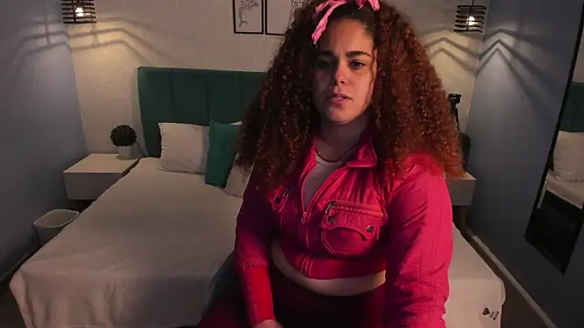 ninna curly online show from December 5, 4:32 am