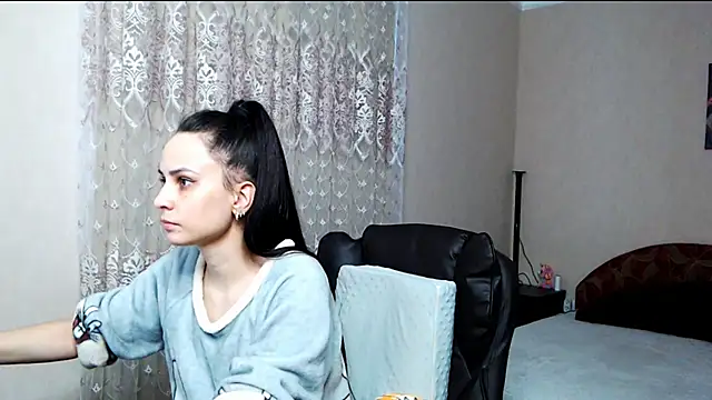 Kriss brunette 5 online show from March 26, 3:17 pm