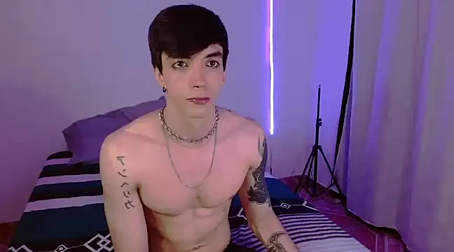 H3ll B0I online show from January 30, 4:48 am