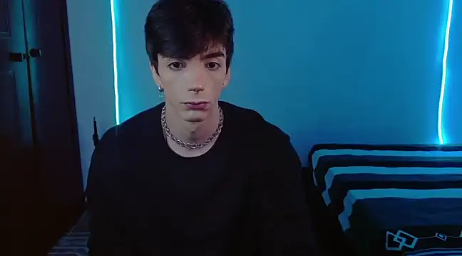 H3ll B0I online show from March 1, 2:48 am