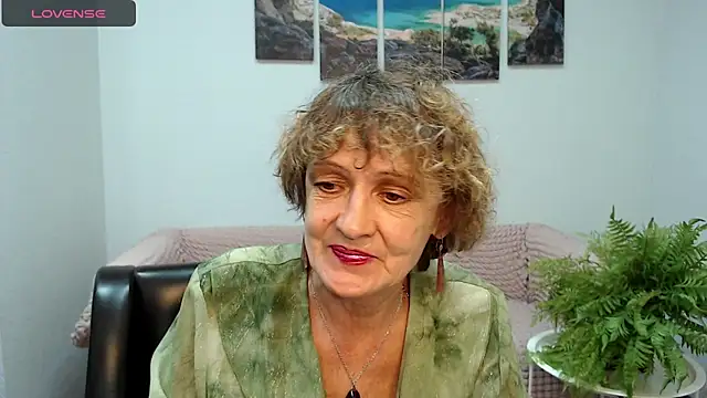 Snapshot of SexyGrandma_ chatting on February 2, 2:24 pm SexyGrandma  online show from February 2, 2:24 pm