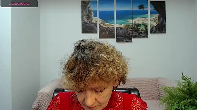 Snapshot of SexyGrandma_ chatting on February 7, 4:48 am SexyGrandma  online show from February 7, 4:48 am