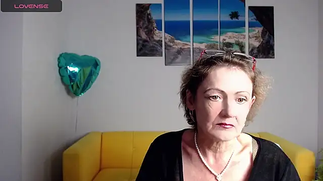 Snapshot of SexyGrandma_ chatting on March 21, 4:18 pm SexyGrandma  online show from March 21, 4:18 pm