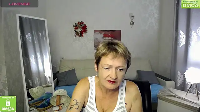 Snapshot of SexyGrandma_ chatting on September 16, 5:14 pm SexyGrandma  online show from September 16, 5:14 pm