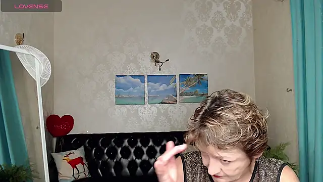 Snapshot of SexyGrandma_ chatting on November 7, 4:07 pm SexyGrandma online show from November 7, 4:07 pm