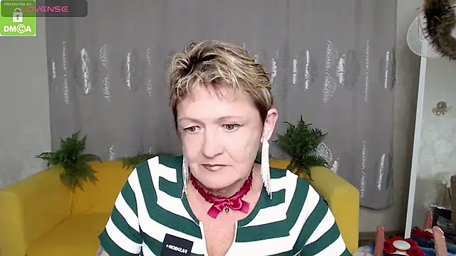 Snapshot of SexyGrandma_ chatting on November 29, 5:05 pm SexyGrandma online show from November 29, 5:05 pm