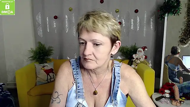 Snapshot of SexyGrandma_ chatting on December 13, 7:53 pm SexyGrandma online show from December 13, 7:53 pm