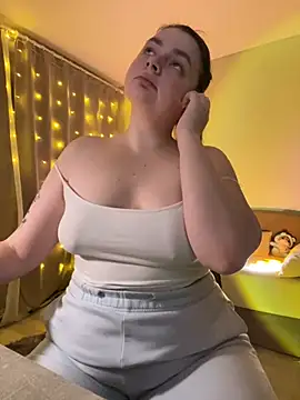 DearAlise online show from February 7, 8:20 pm