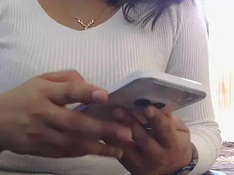 Snapshot of Cutie_Pie1p chatting on February 18, 6:04 am Cutie Pie1p online show from February 18, 6:04 am