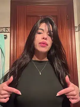 Snapshot of soycamila26 chatting on February 6, 1:54 pm soycamila26 online show from February 6, 1:54 pm