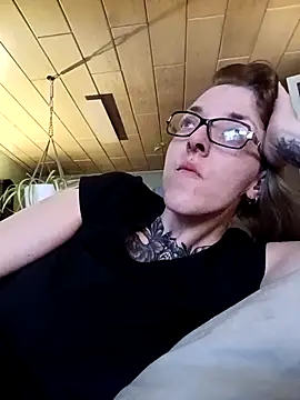 Snapshot of Astrid-Gilbert chatting on February 20, 9:42 pm Astrid-Gilbert online show from February 20, 9:42 pm