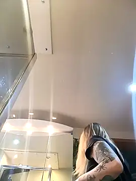 Snapshot of Astrid-Gilbert chatting on March 19, 8:12 am Astrid-Gilbert online show from March 19, 8:12 am