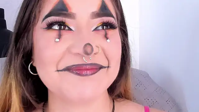 Shanntal  online show from October 3, 7:55 pm