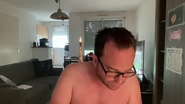 Funnyjul31 online show from April 22, 4:41 pm