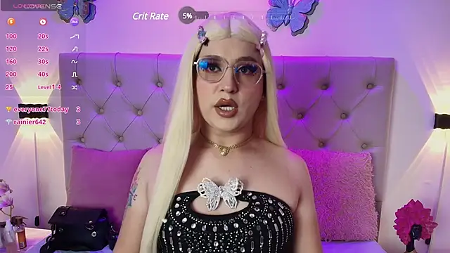 Snapshot of Alyssaa_Hunter chatting on February 18, 10:36 pm Alyssaa Hunter online show from February 18, 10:36 pm