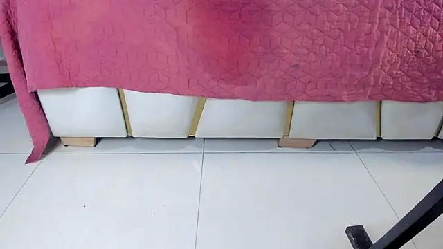 violet gray  online show from March 7, 12:34 pm