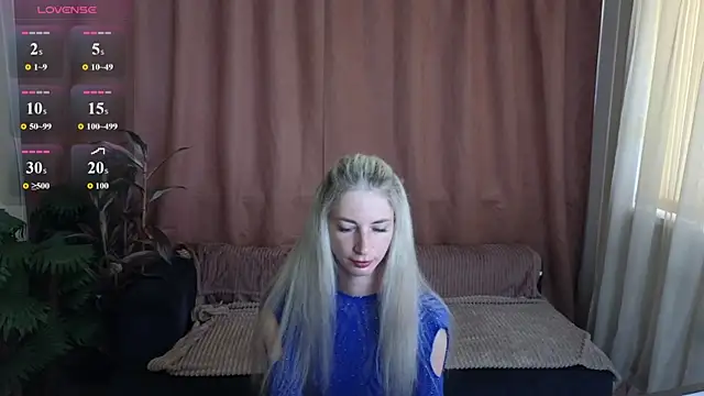 skinnyladyy online show from July 3, 2:40 am