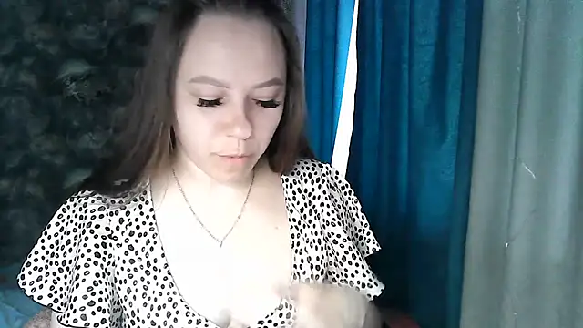 Snapshot of Misssweet_s chatting on June 17, 5:54 am Misssweet s online show from June 17, 5:54 am