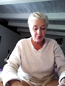 divinaerotica online show from April 1, 1:34 pm