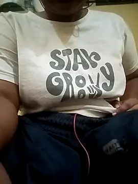 mallugrl123 online show from October 28, 8:11 pm