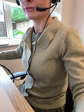 Phoebe Lily online show from October 29, 10:17 am