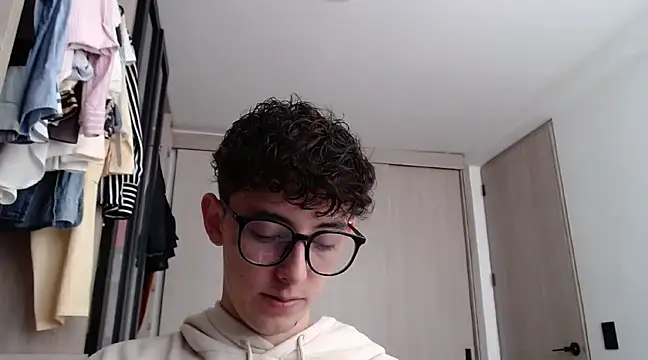 miketwink online show from March 18, 9:10 pm