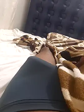 Snapshot of jhonnes_ chatting on February 27, 4:31 am jhonnes online show from February 27, 4:31 am