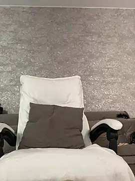 LillySquirtShot online show from April 20, 11:17 pm