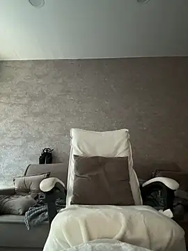 LillySquirtShot online show from June 7, 11:19 pm