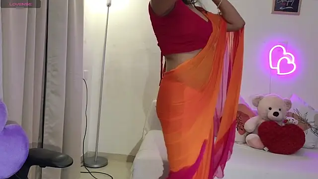 MISS MYRA online show from March 27, 5:45 pm