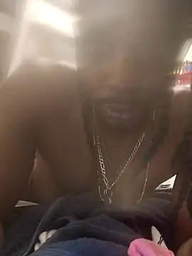 Snapshot of GreasyEdge386 chatting on February 15, 6:32 am GreasyEdge386 online show from February 15, 6:32 am