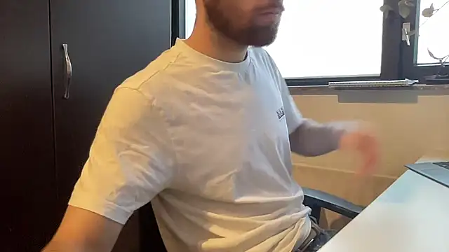 bullyboyy online show from February 27, 6:50 am