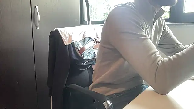 bullyboyy online show from September 22, 7:21 am